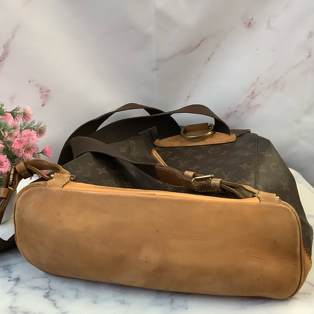 GUC Louis Vuitton Montsouris GM Backpack - Picture 4 of 15